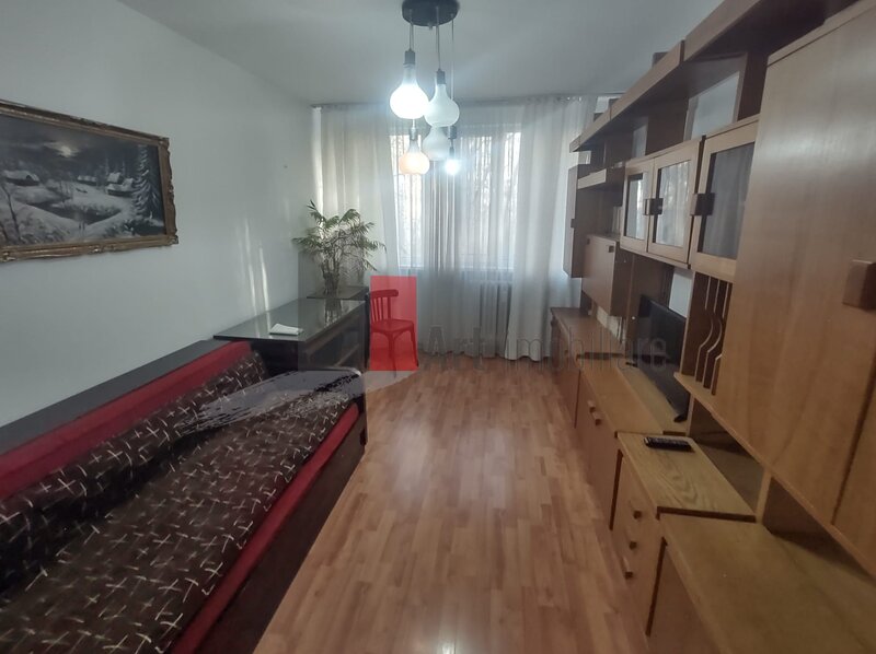 Vanzare apartament 3 camere Bd. Obregia - Pta Straduintei